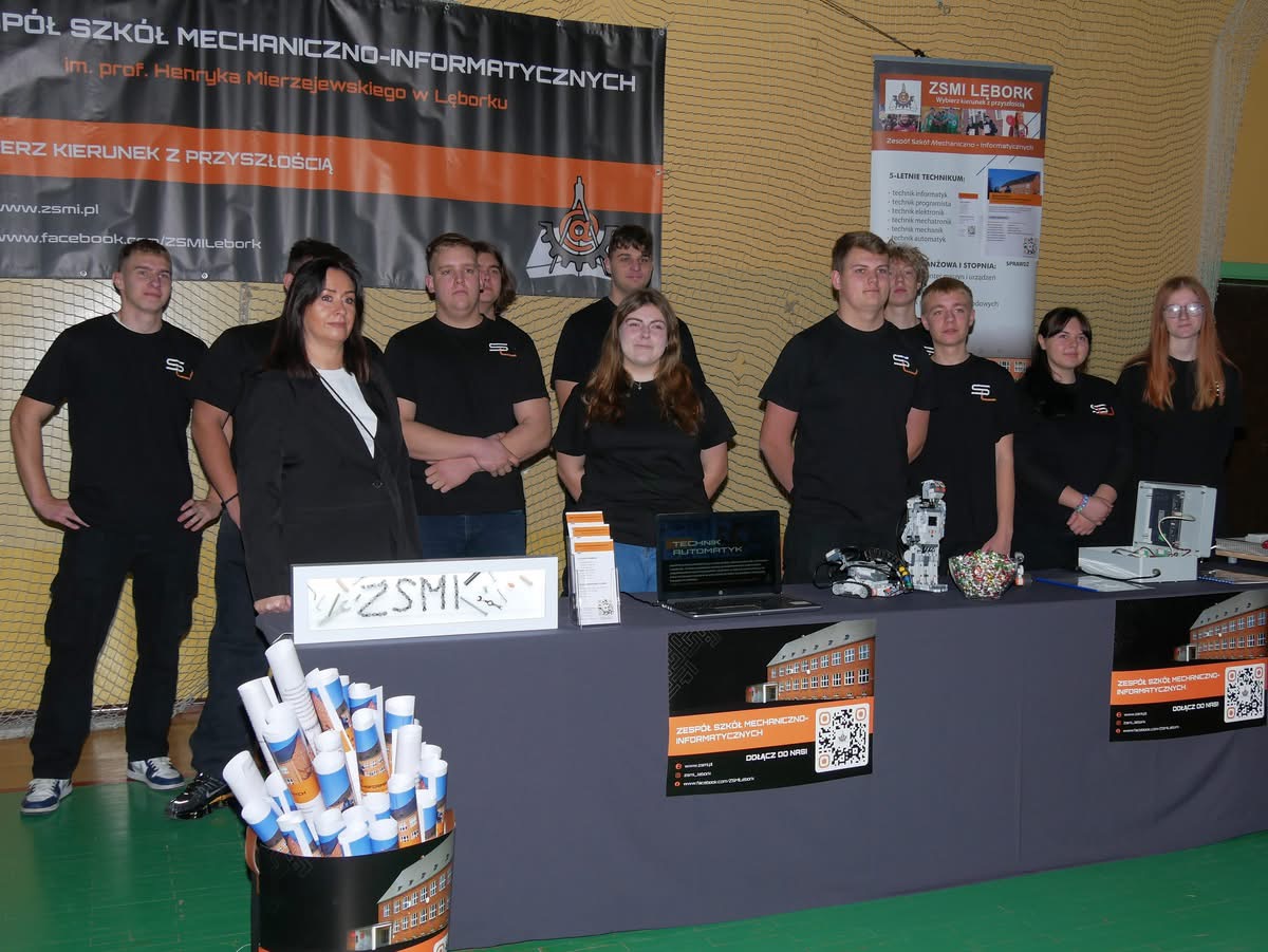 POWIATOWE TARGI EDUKACYJNE 2025 – ZSMI LĘBORK W CENTRUM UWAGI!