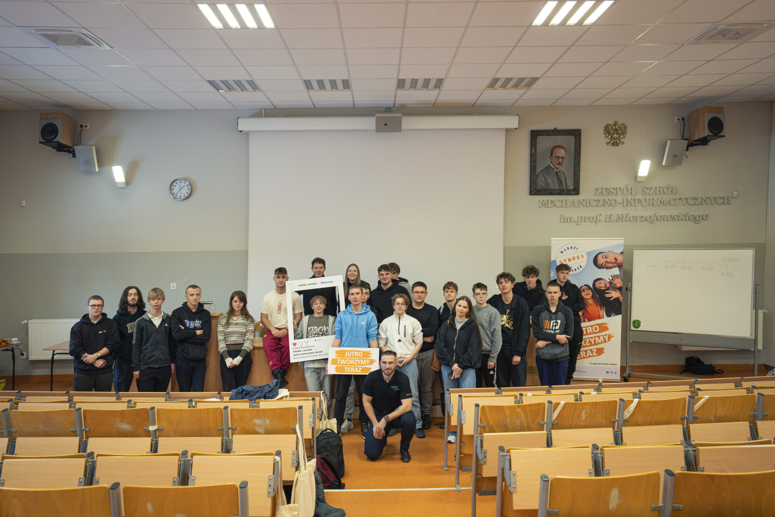 STREFA MŁODZI WIEDZĄ,