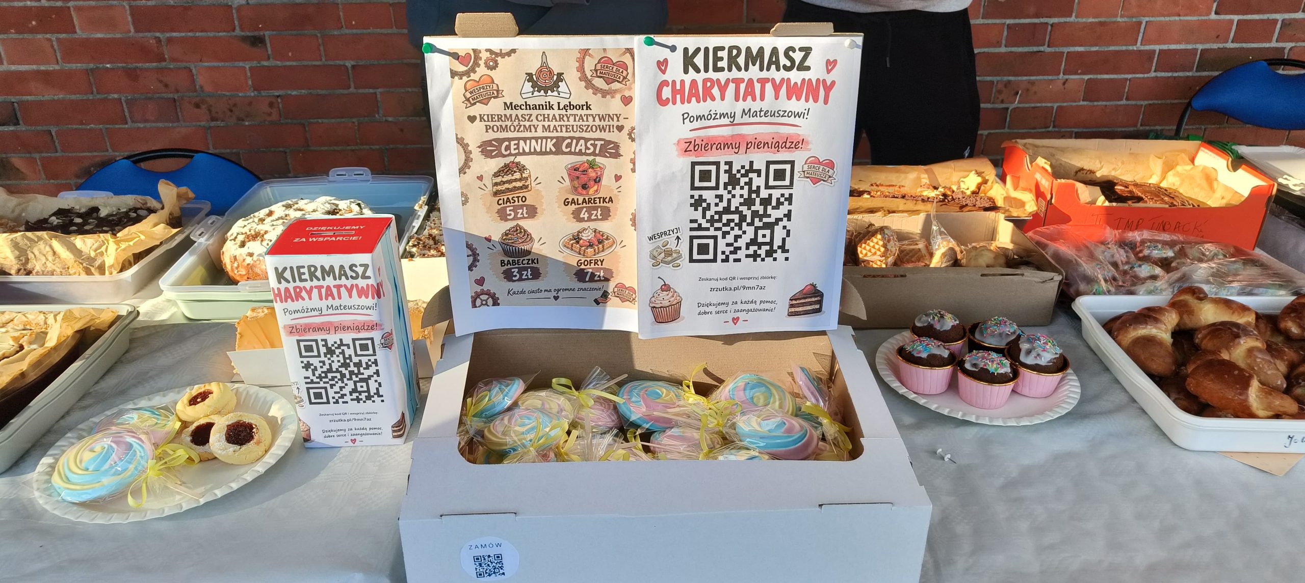 KIERMASZ CHARYTATYWNY CIAST ZA NAMI! DZIĘKUJEMY!